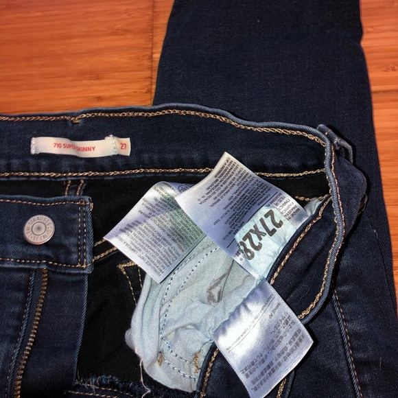 LEVI 710 jeans - Picture 2 of 3